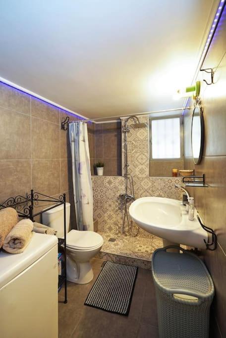 Cozy Athens Apartment / 2' From Metro Station Exterior foto
